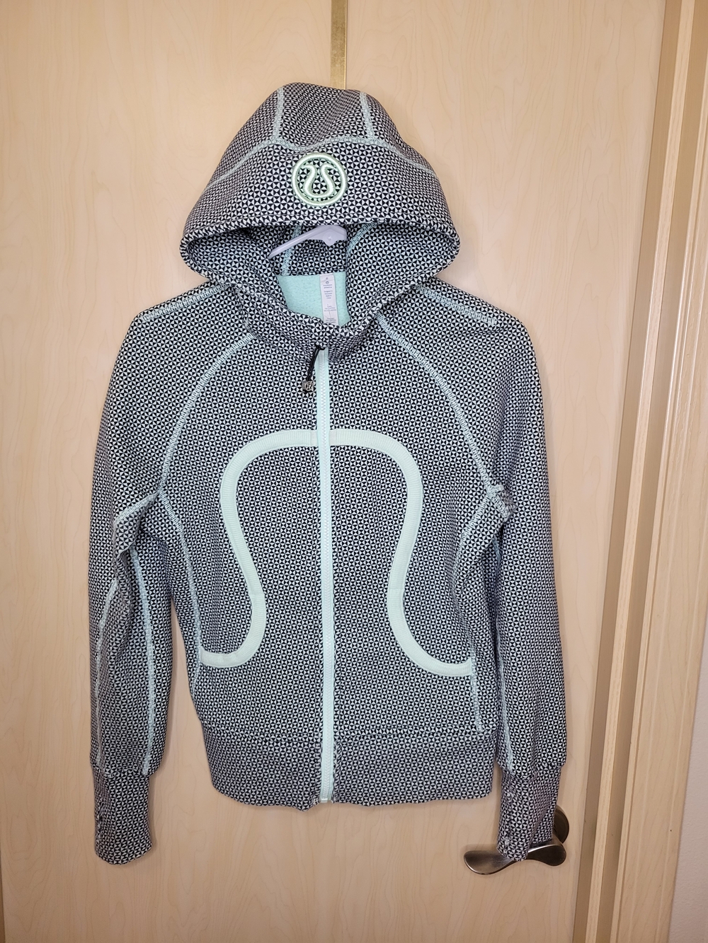 Lululemon Scuba Hoodie 6 Black Mint Geometric Full Zip Jacket